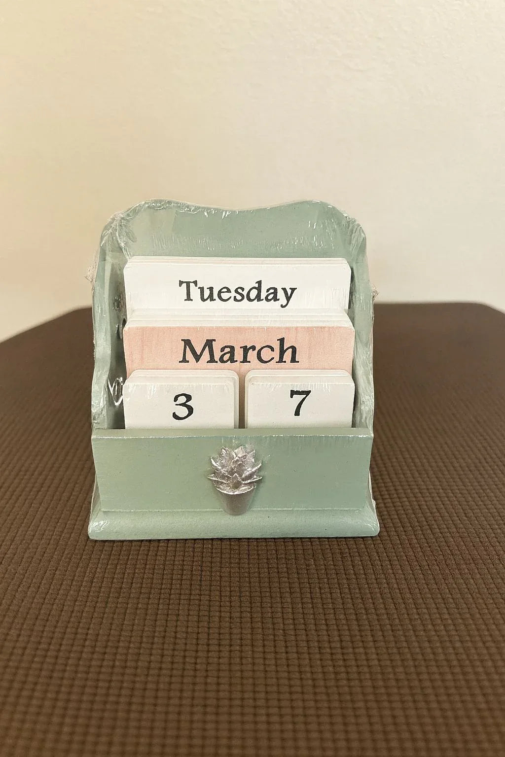 Wooden Desk Calendar – Reusable Vintage Style - Clarify.pk