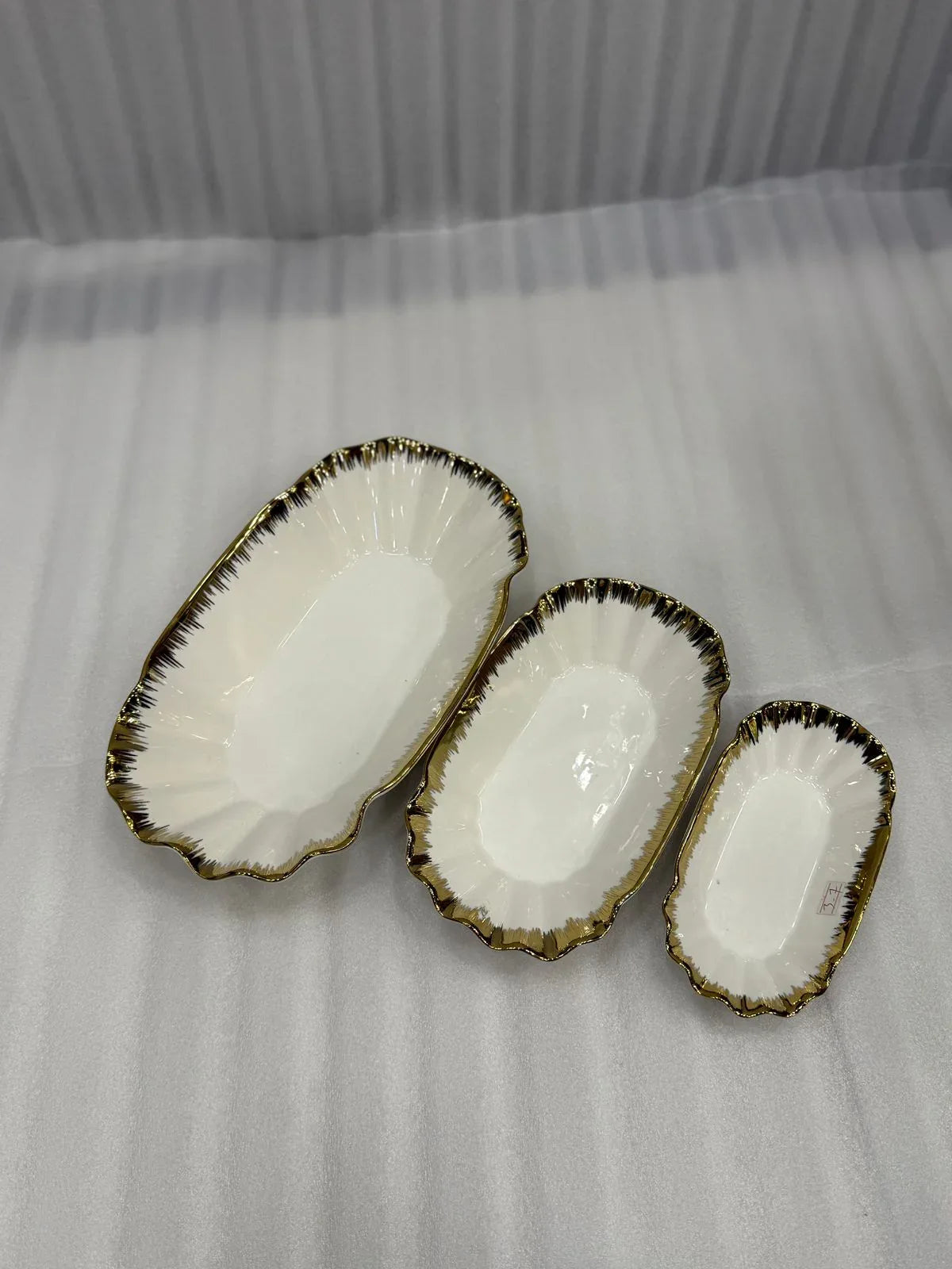 Luxury Wavy Edge Porcelain Platters - 3 Pcs Serving Set - Clarify.pk
