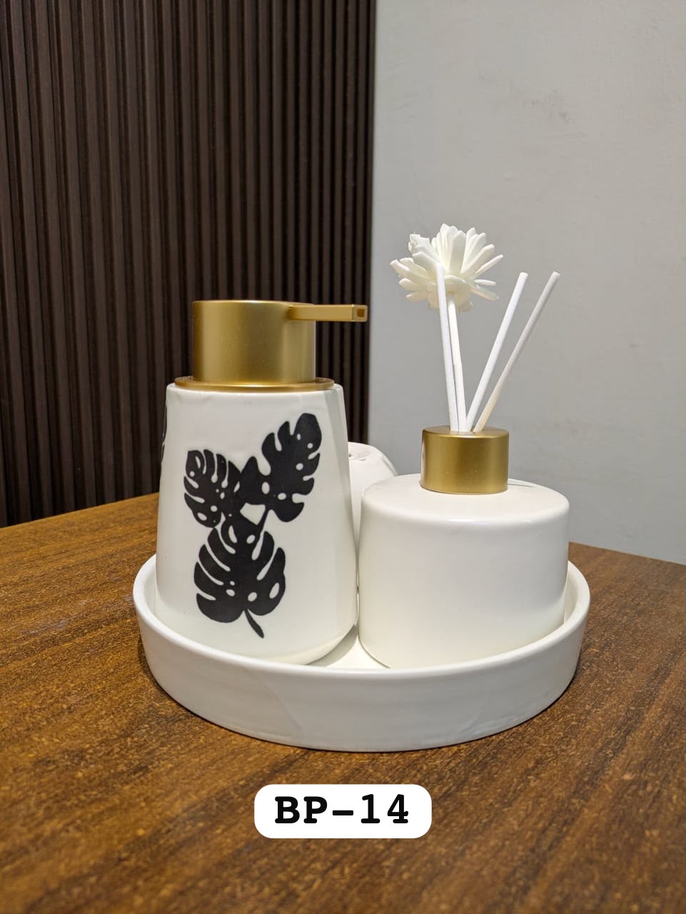4-Piece Ceramic Bathroom Set - White Monstera Tray Kit