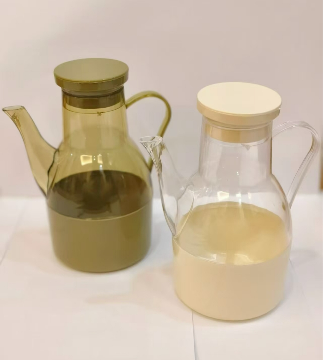 Handled Oil Dispenser Bottle with Pouring Spout