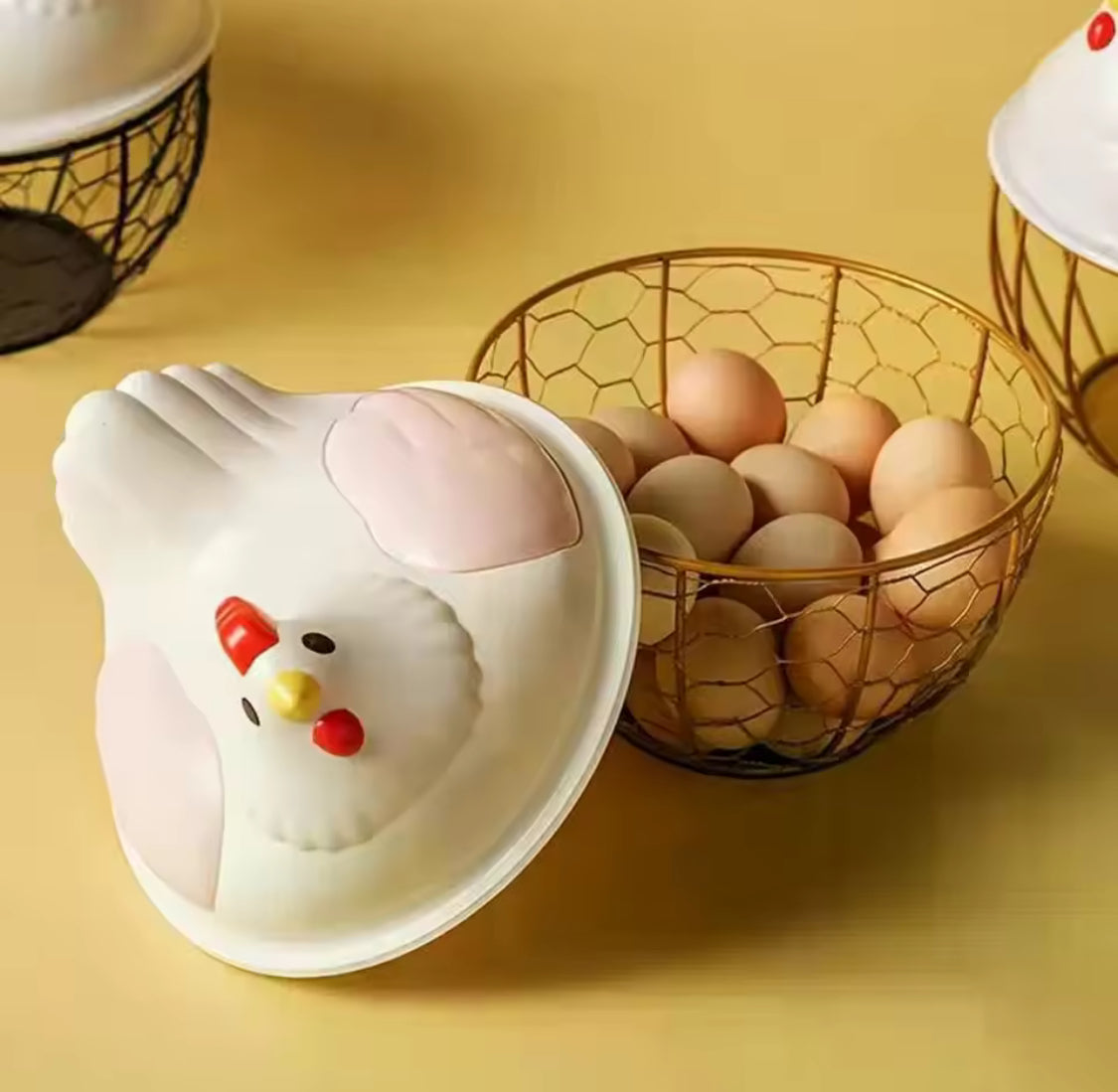 Hen Shaped Egg Basket with Lid - Large Capacity Chicken Egg Holder & Kitchen Storage