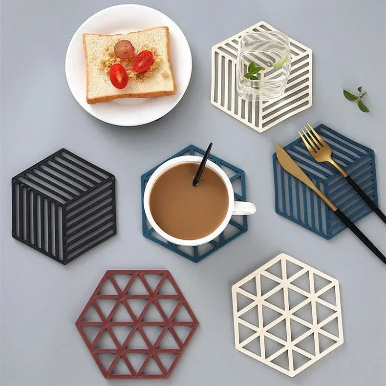 4 Pieces Heat Resistant Silicone Dining Mat Set