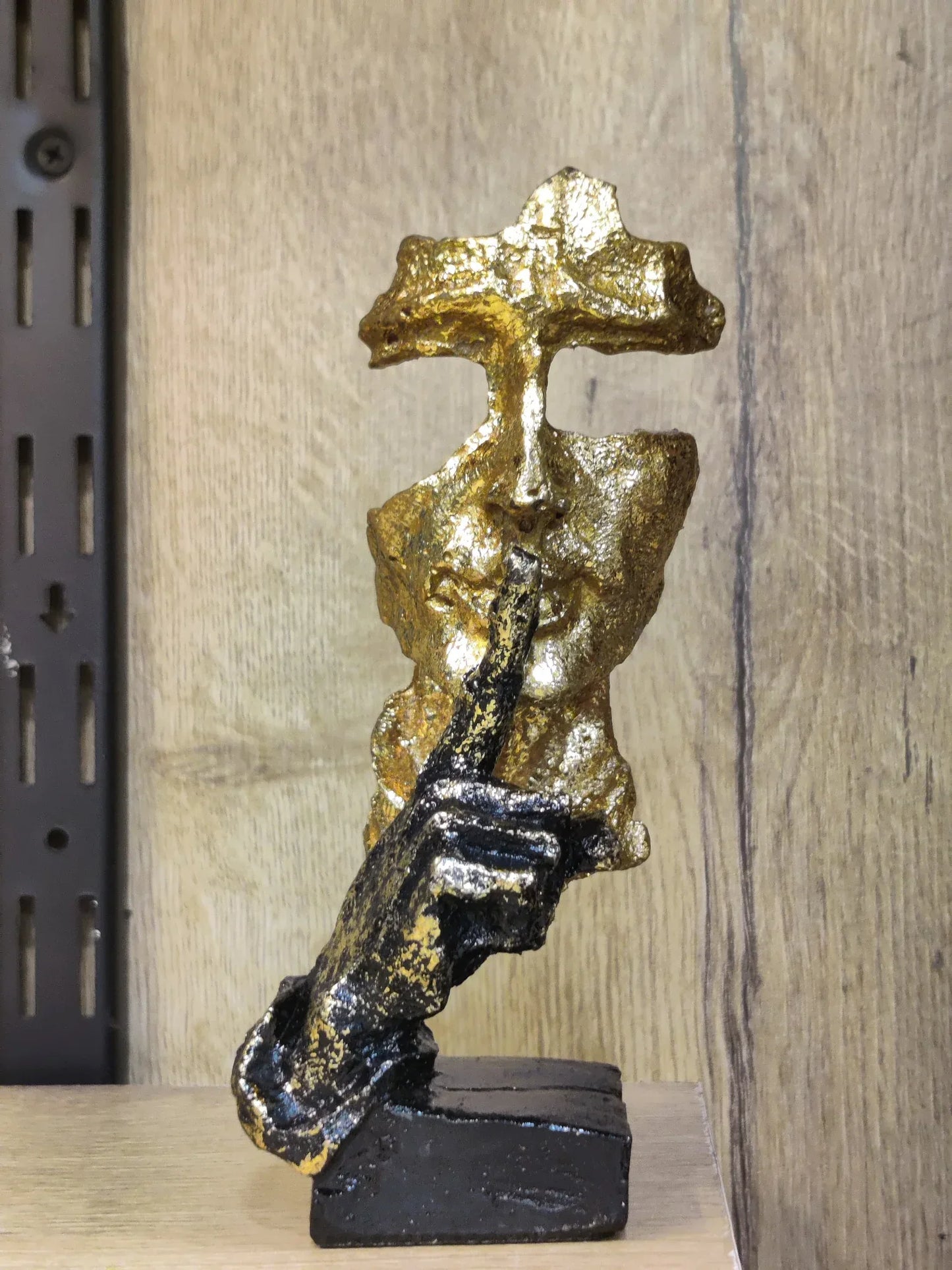 Premium Gold Abstract Face Statue Set – Modern Fiber Art Décor - Clarify.pk