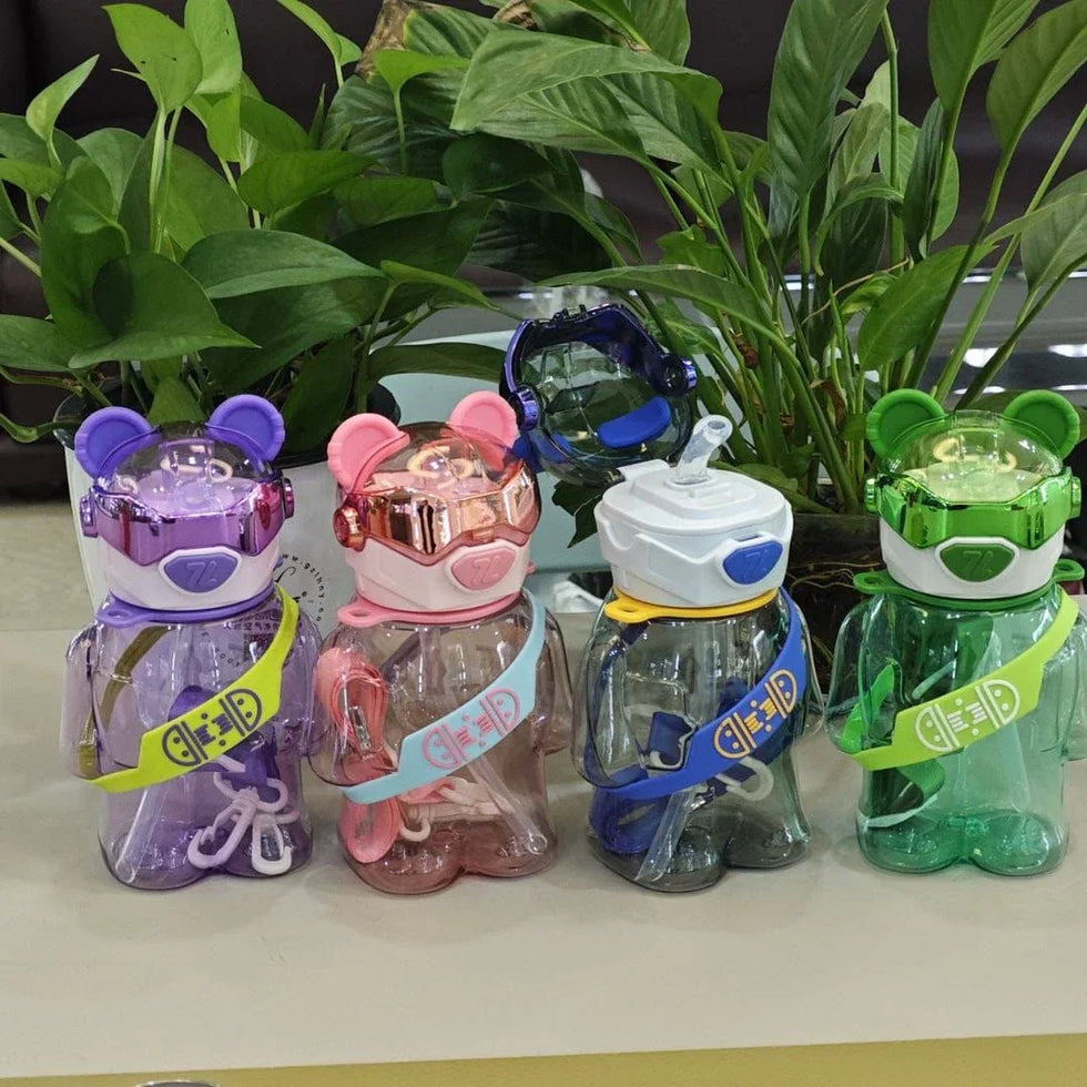 Zannuo Bear Bottle 700ml – Cute & Leakproof (Random) - Clarify.pk
