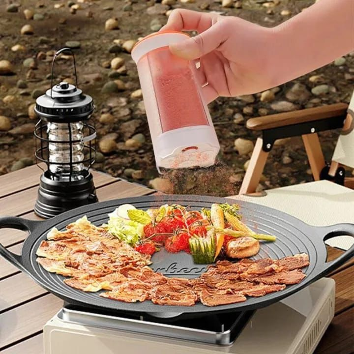 4-in-1 Salt & Pepper Spice Dispenser – One-Click Seasoning Bottle