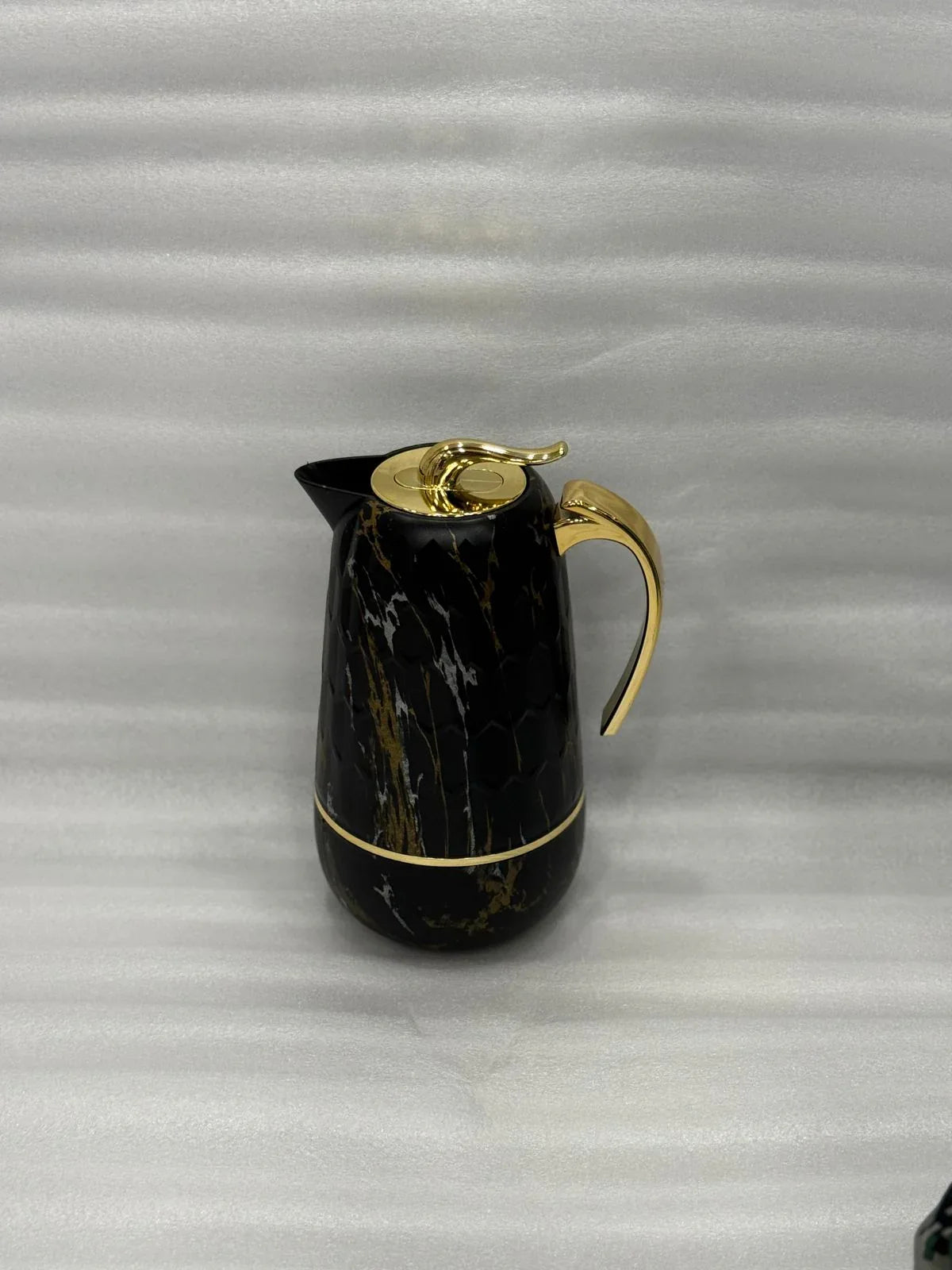 Luxury Black & Gold Thermos Flask – 1L Hot & Cold Vacuum Jug - Clarify.pk