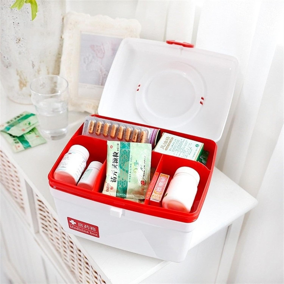 Portable Medicine Storage Box with Handle – First Aid Organizer (Random color) GH