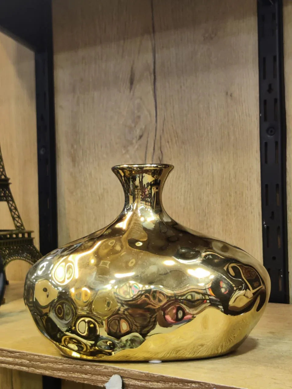 Luxury Golden Flower Vase – Elegant Home Décor - Clarify.pk