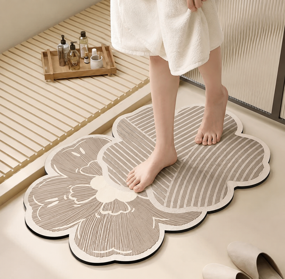 Flower Shaped Anti-Slip Bath Mat - Soft Absorbent Bathroom Rug