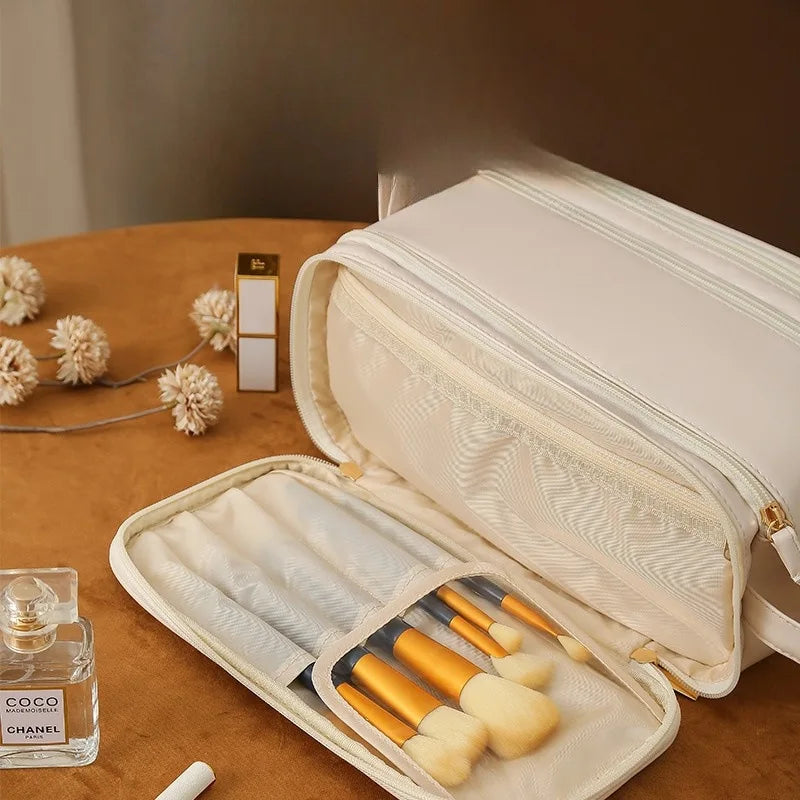 Luxury Handbag-Style Cosmetic Bag – High-Capacity PU Organizer (random color)