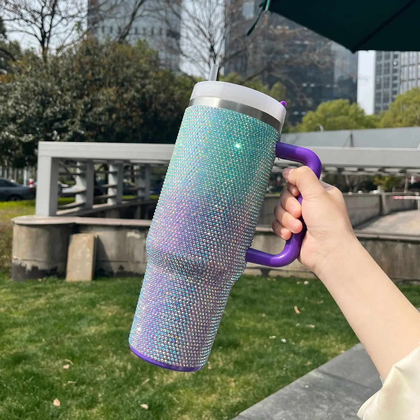 ہینڈل کے ساتھ 40oz Rhinestone ڈبل شیڈ ٹمبلر (بے ترتیب رنگ)
