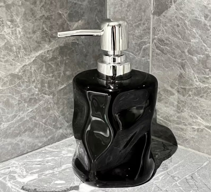 Luxury Twisted Design Soap Dispenser – Sculptural Resin Liquid Pump GH