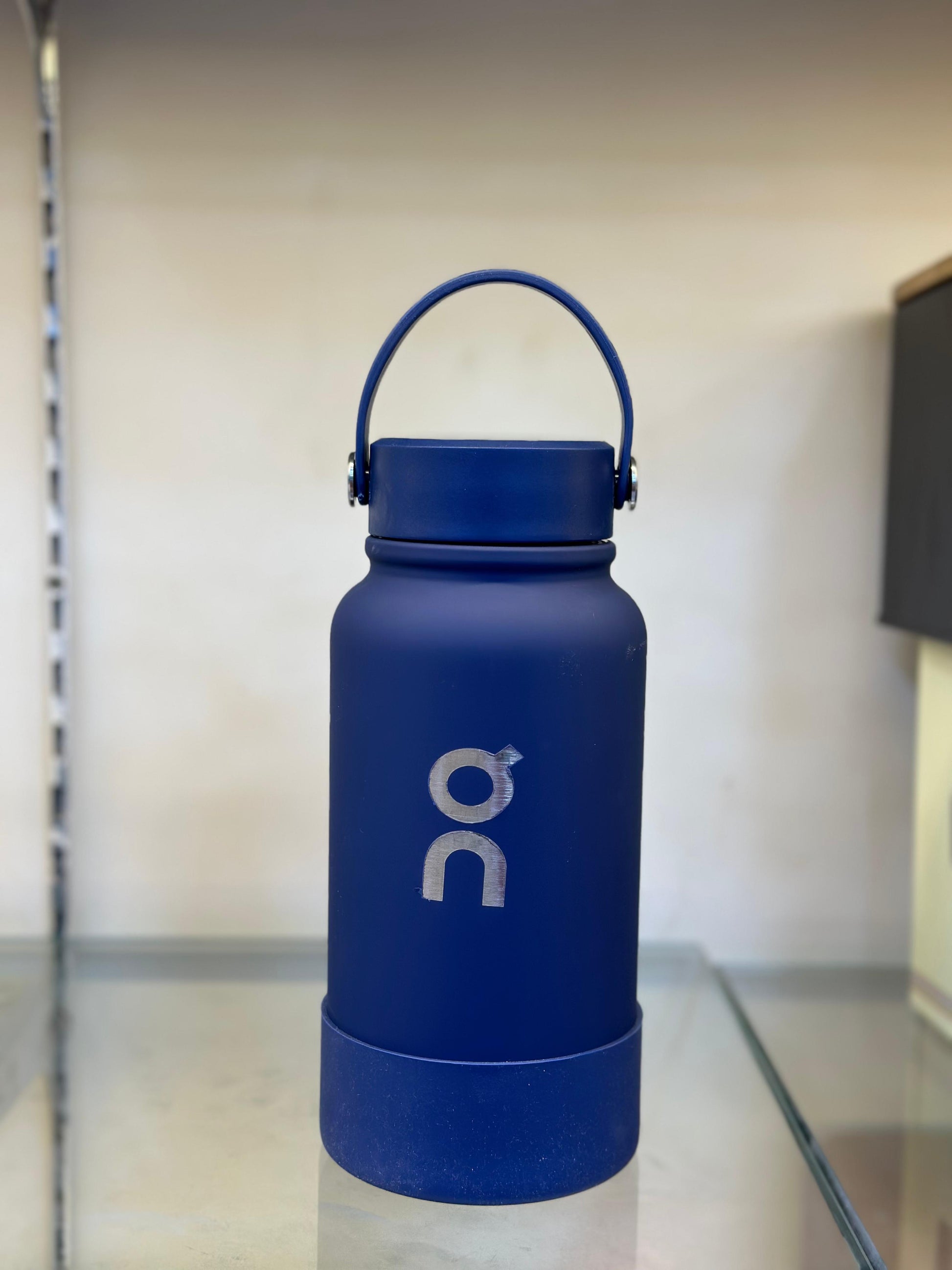 On Cloud Premium Insulated Water Bottle – Lightweight Hydration