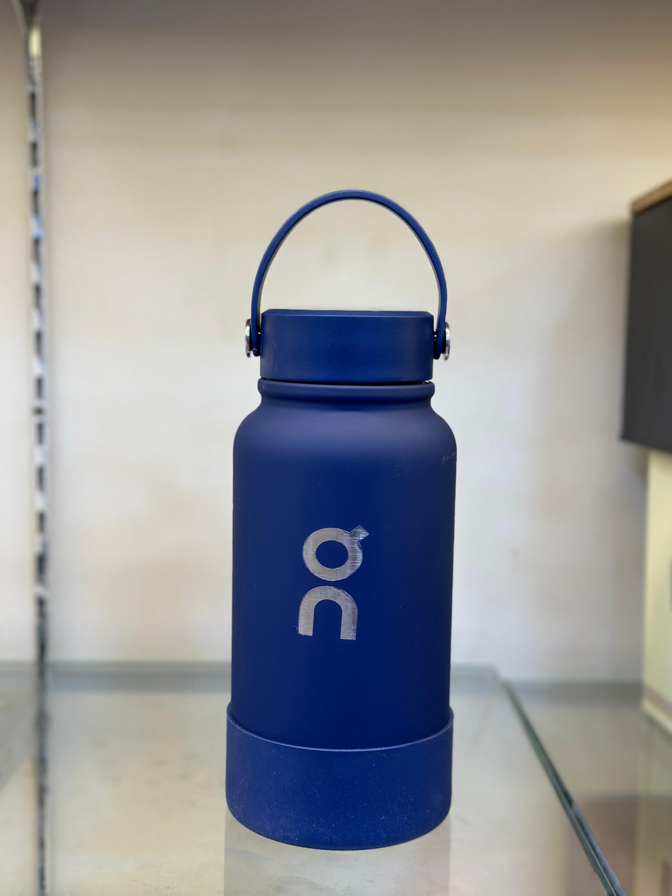 On Cloud Premium Insulated Water Bottle – Lightweight Hydration