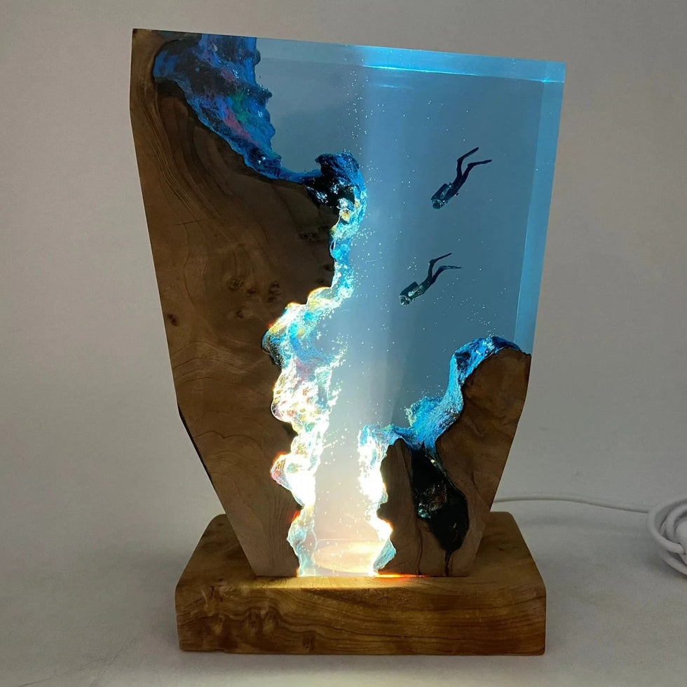 Seabed Exploration Deep Sea Diver Resin Night Light – Handcrafted Ocean Table Lamp