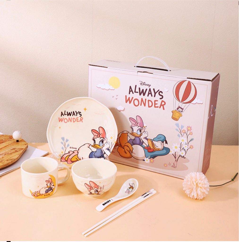Official Disney Collection: Daisy & Donald Duck Premium Ceramic Gift Set – 6-Piece Deluxe Crockery Collection for Kids