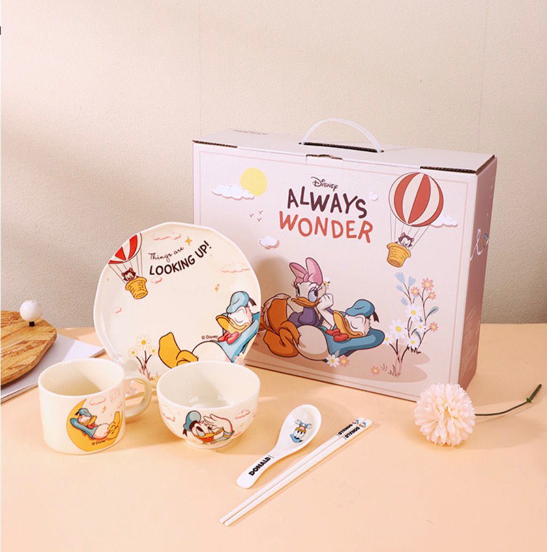 Disney Collection: Donald Duck Premium Ceramic Gift Set – 6-Piece Deluxe Crockery Collection for Kids
