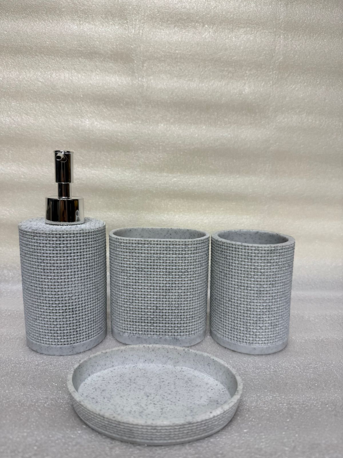 Linear-Luxe 4-Piece Premium Resin Bathroom Accessory Set