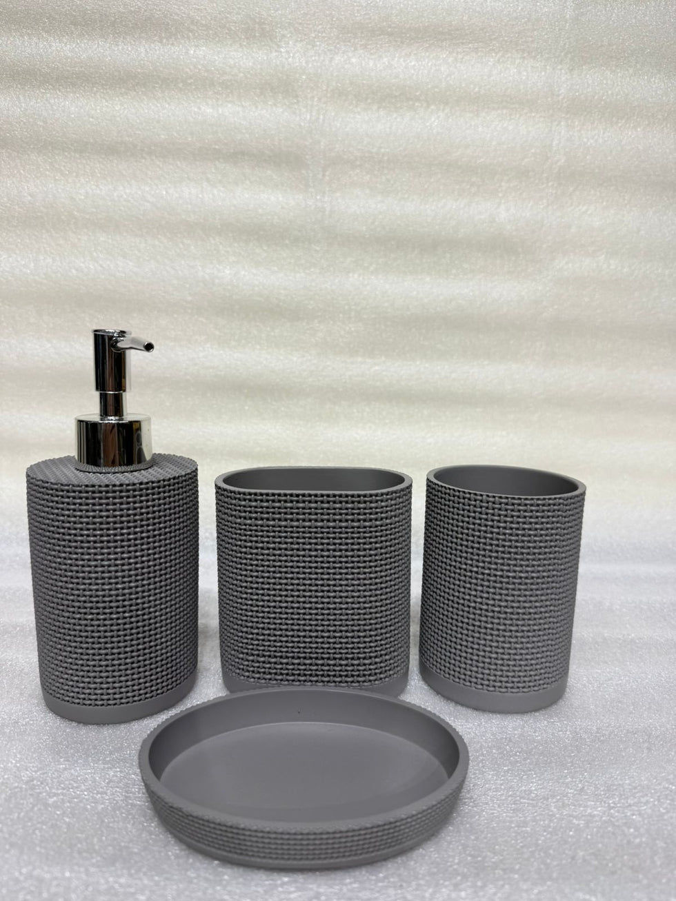 Linear-Luxe 4-Piece Premium Resin Bathroom Accessory Set