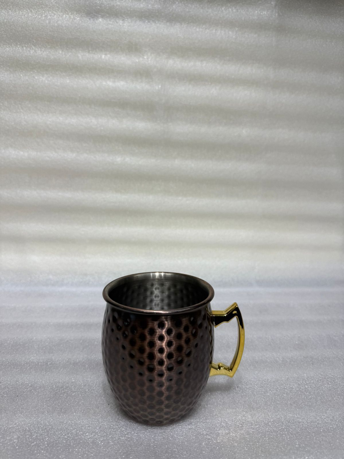 Premium 550ml Hammered Copper-Finish Mug with Gold Handle