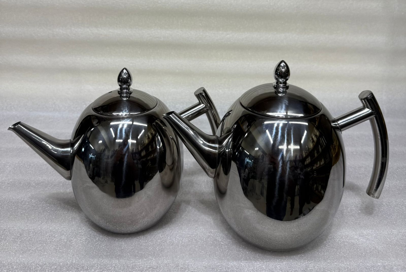 odern Mirror-Finish Stainless Steel Teapot