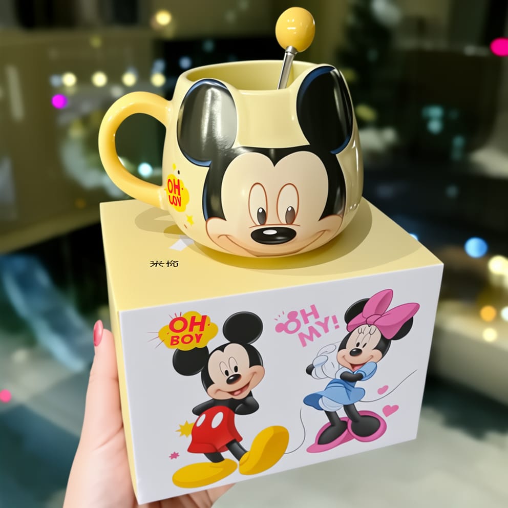 Disney Mickey & Friends Large Ceramic Mug – 450ml Daisy Duck Tea Cup with Matching Stirring Spoon Set