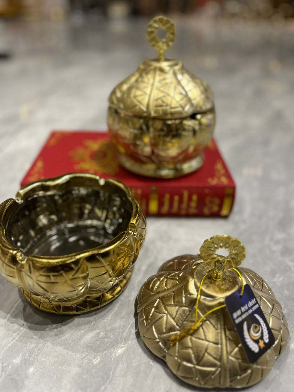 Majestic Antique Gold Ceramic Serving Bowl with Intricate Lattice Lid