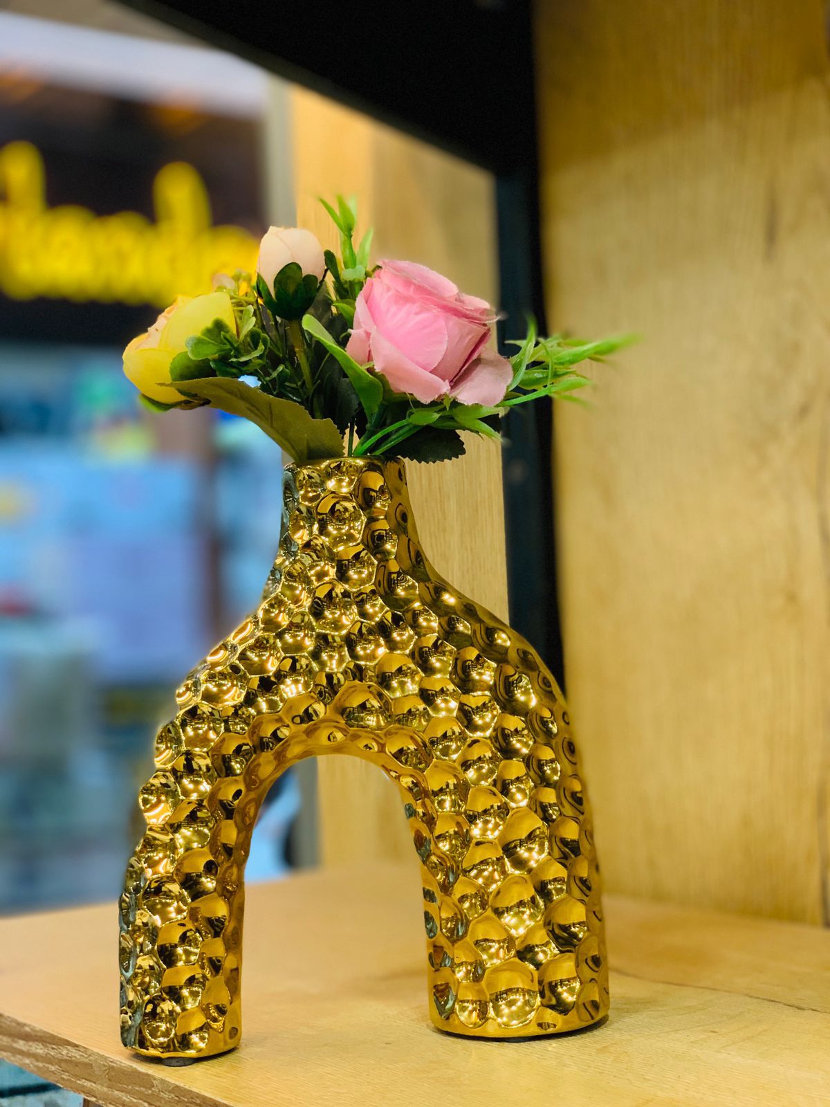 Luxury Hammered Gold Ceramic Arch Vase