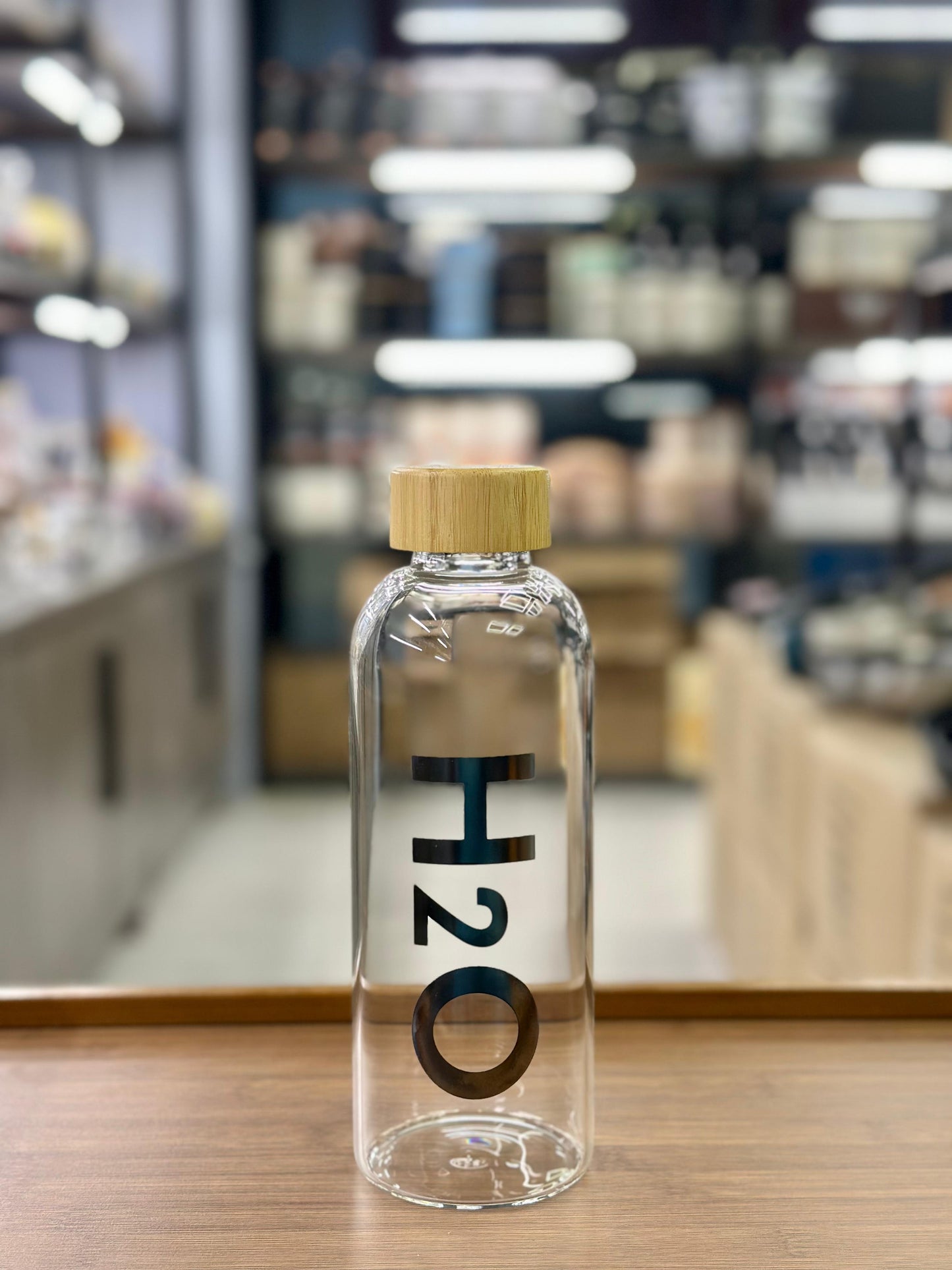 Modern "H2O" Borosilicate Glass Bottle with Bamboo Lid
