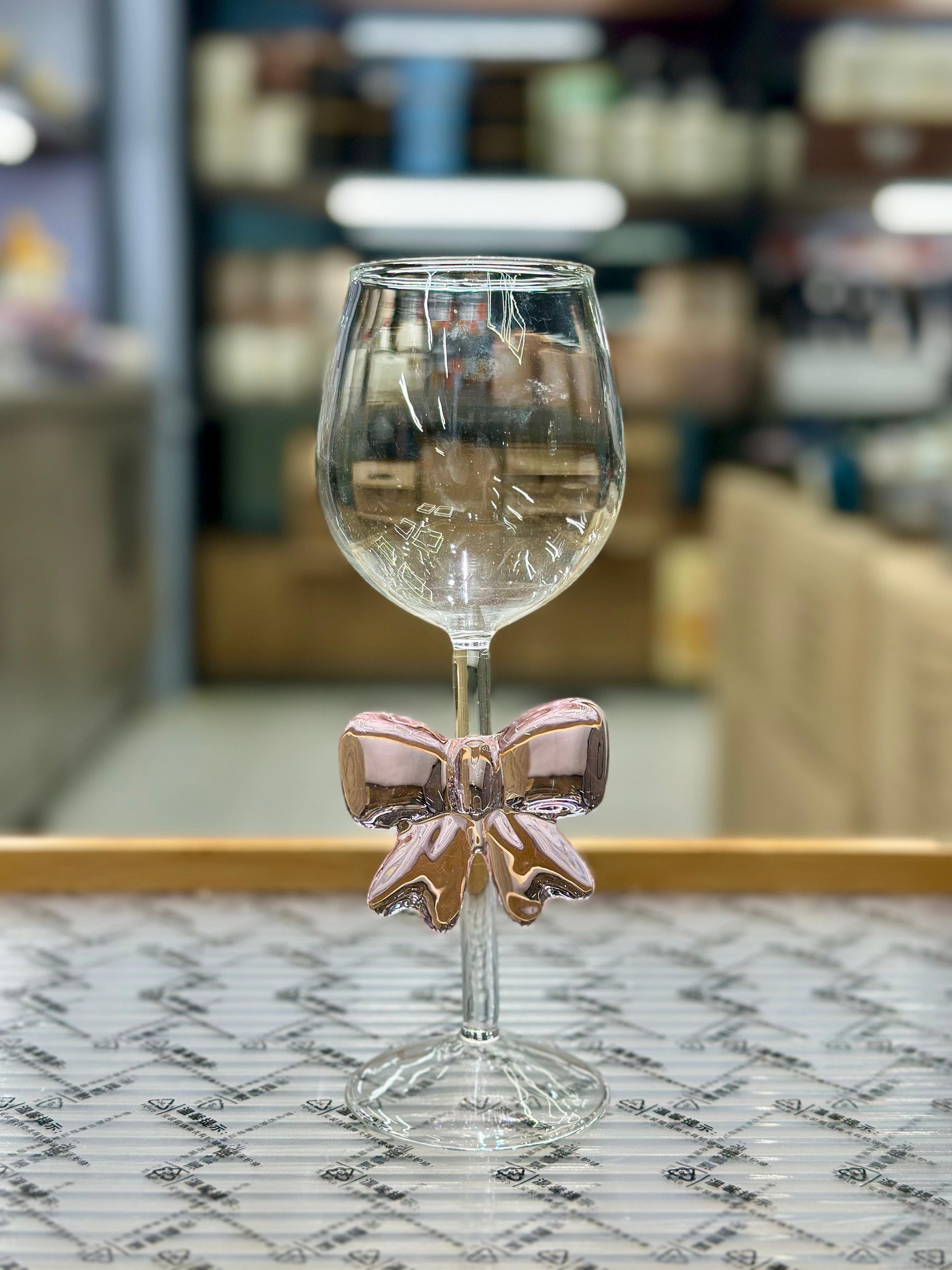 Luxury Bow Stem Goblet Glass – Elegant Crystal Wine & Mocktail Glass