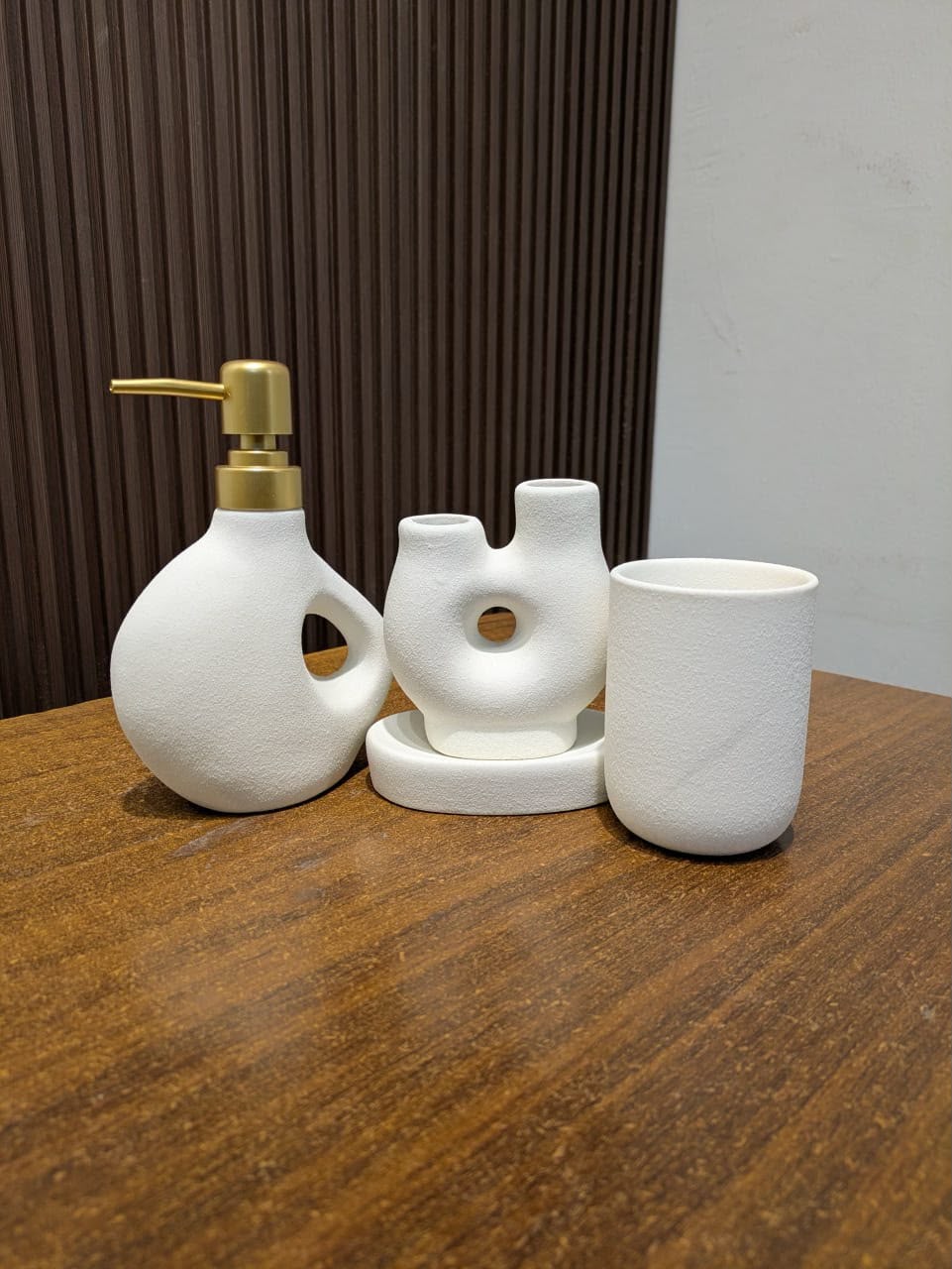 4-Piece Modern Ceramic Bathroom Set - Abstract White Kit