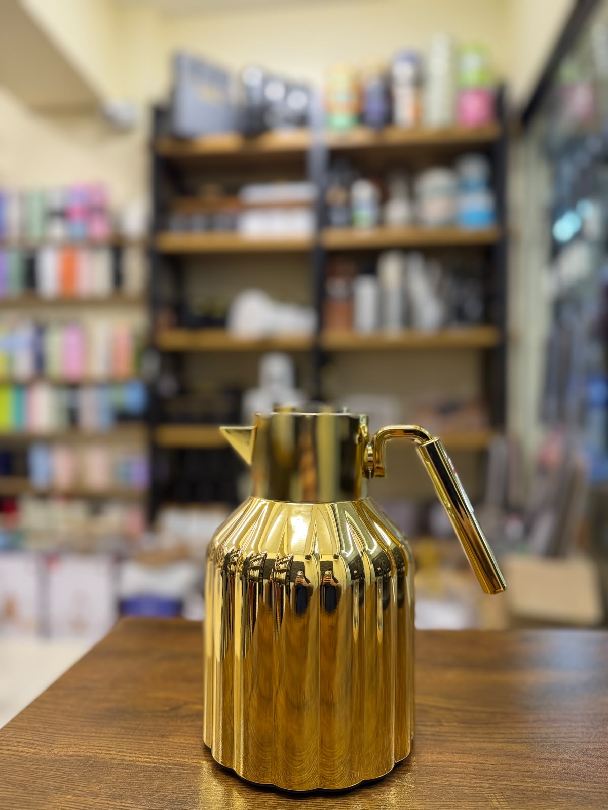 Gold Mirror Vacuum Flask 1L – Ribbed Design
