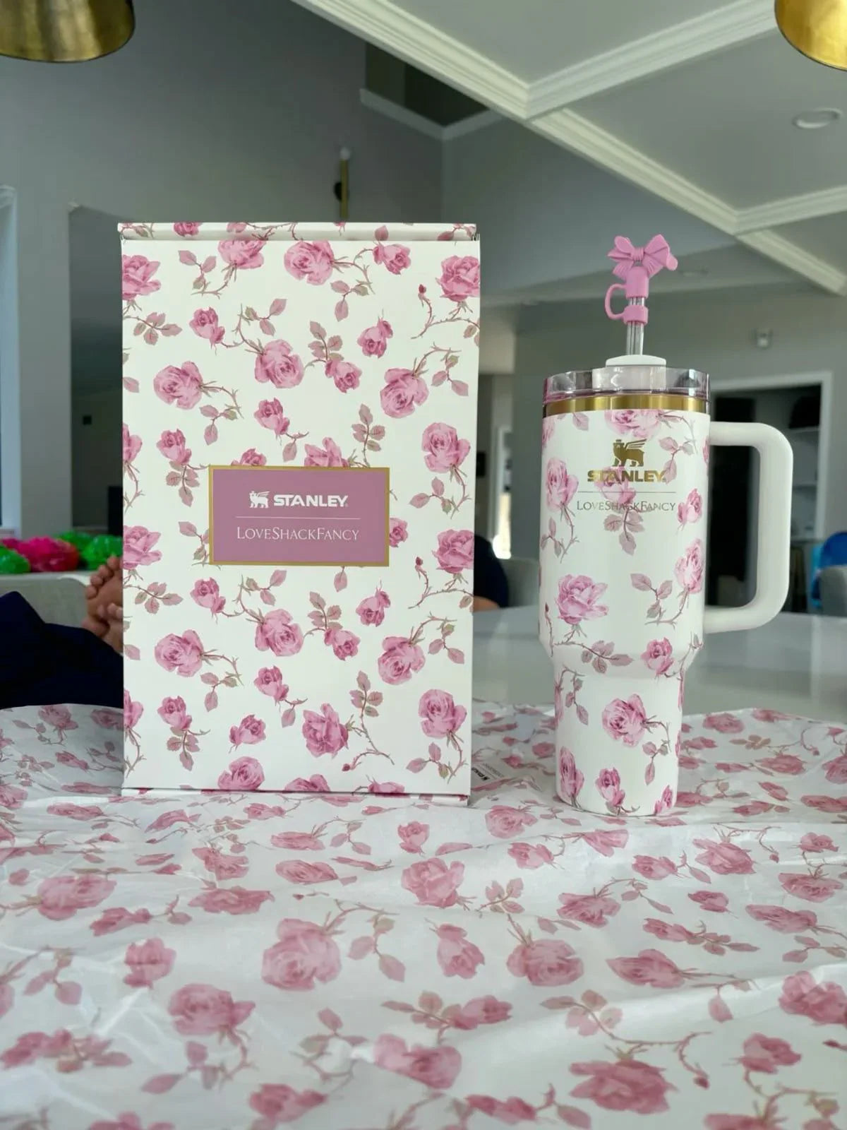 Stainless Steel Flower Tumbler - Floral Design, Durable & Stylish (1.18L) - Clarify.pk