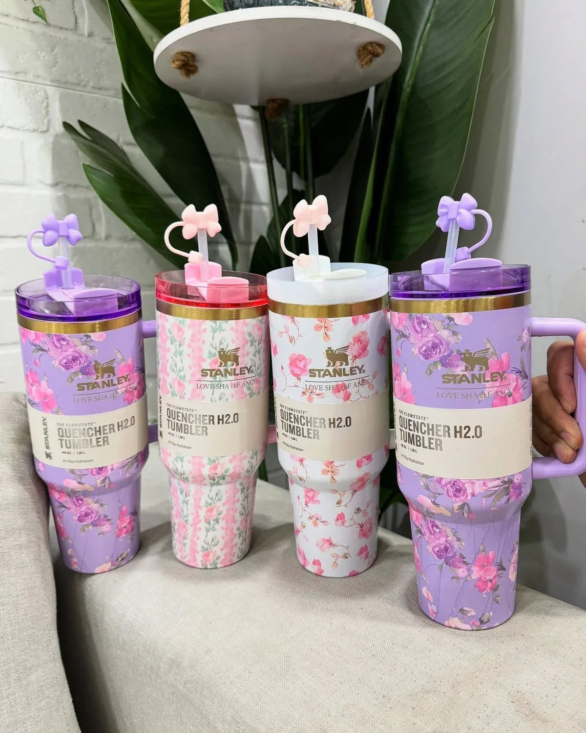 Stainless Steel Flower Tumbler - Floral Design, Durable & Stylish (1.18L) - Clarify.pk