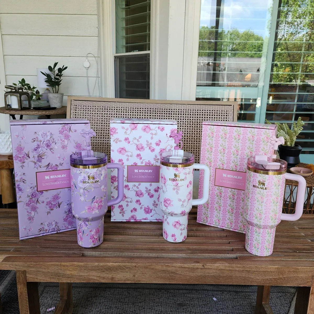 Stainless Steel Flower Tumbler - Floral Design, Durable & Stylish (1.18L) - Clarify.pk