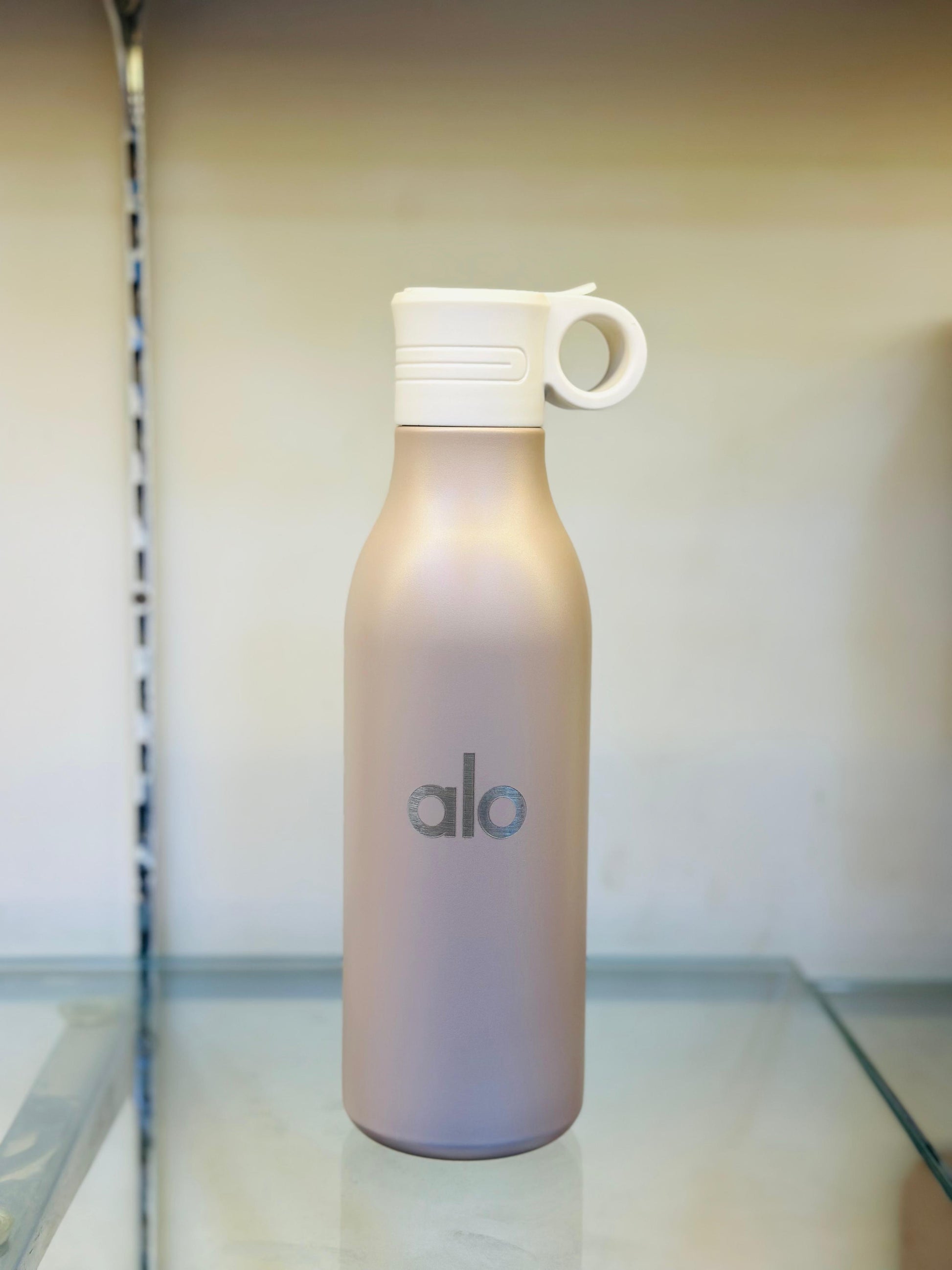 ALO Premium Insulated Water Bottle – High-Performance Hydration (Random Color)
