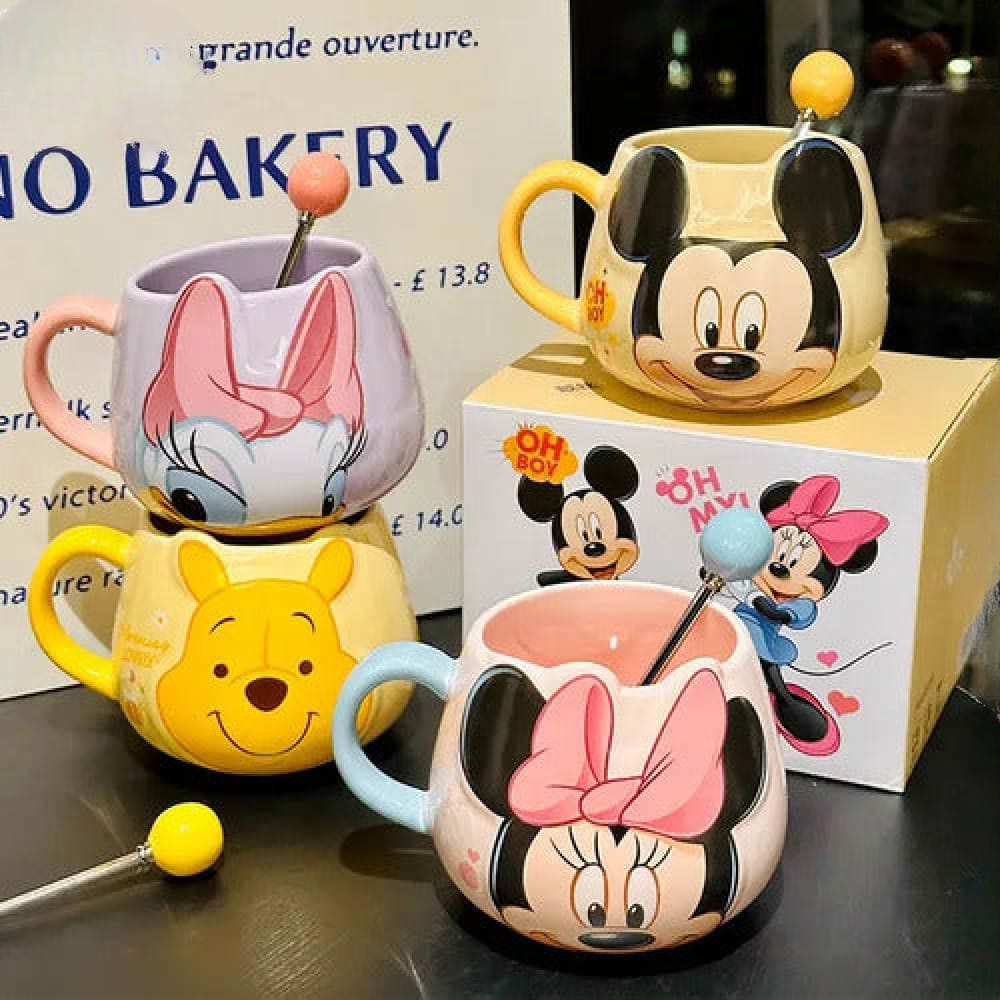 Disney Mickey & Friends Large Ceramic Mug – 450ml Daisy Duck Tea Cup with Matching Stirring Spoon Set