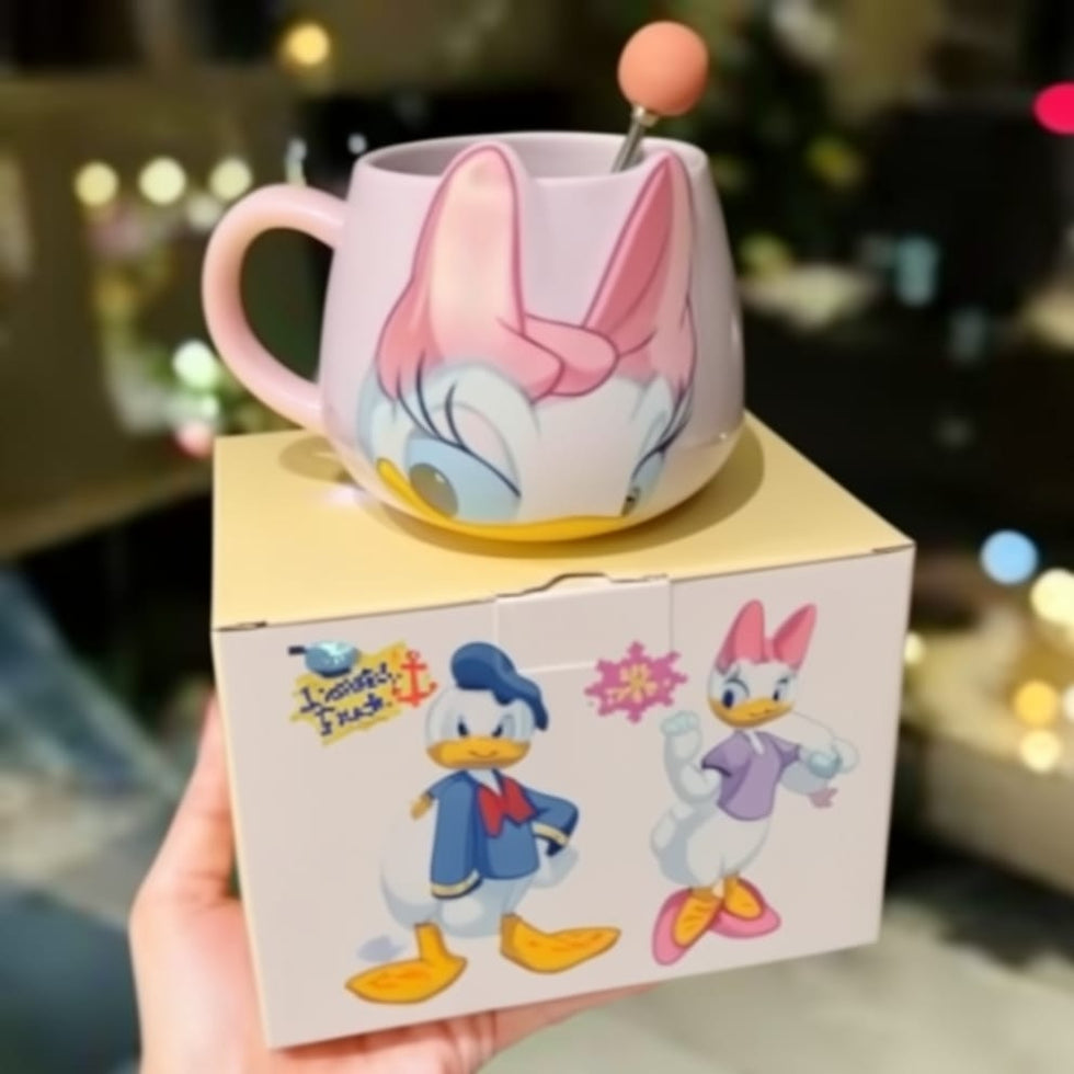 Disney Mickey & Friends Large Ceramic Mug – 450ml Daisy Duck Tea Cup with Matching Stirring Spoon Set