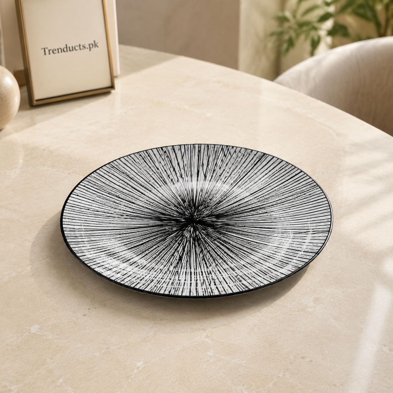 Danny Home Black Line Flat Plate