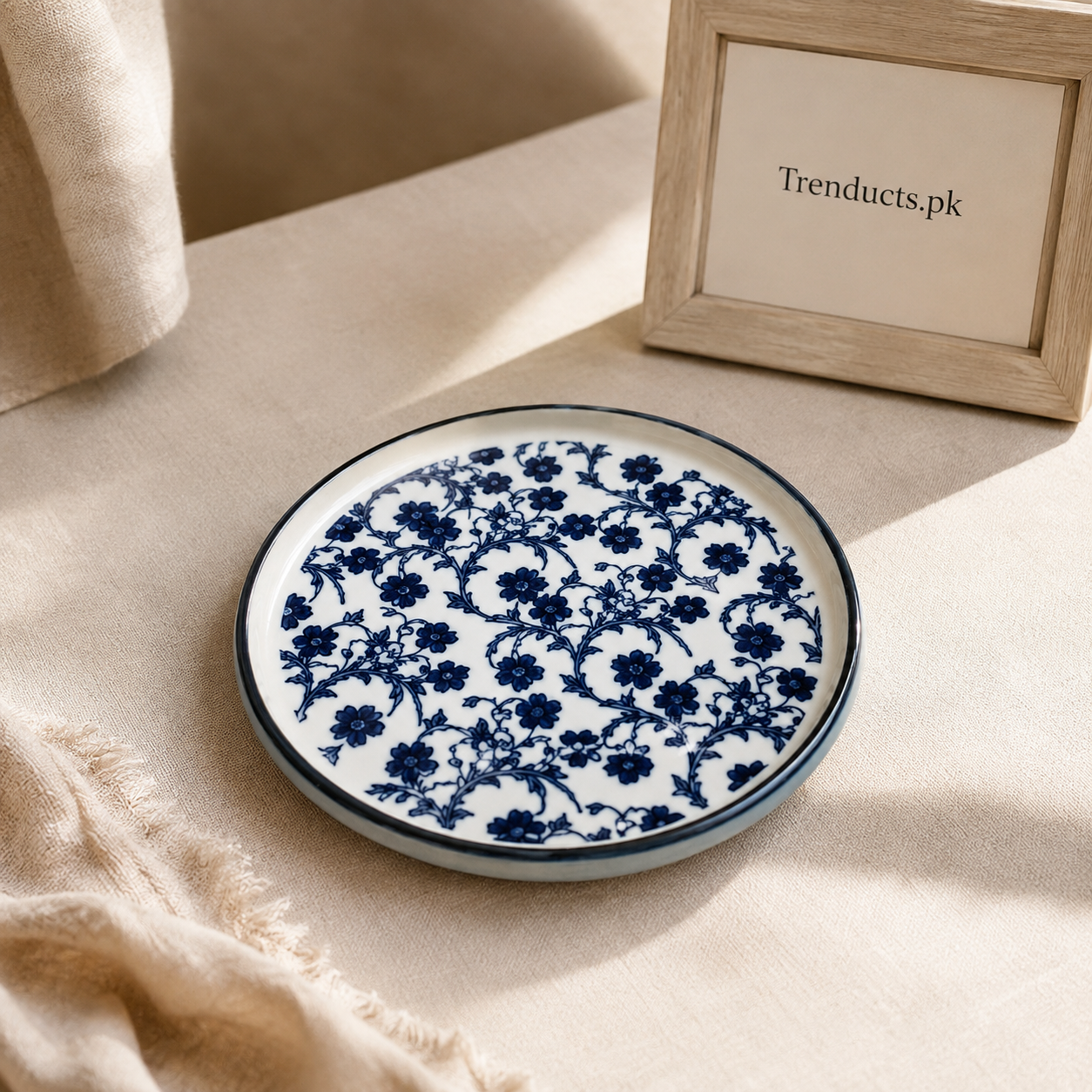 Danny Home Blue Flower Round Plate