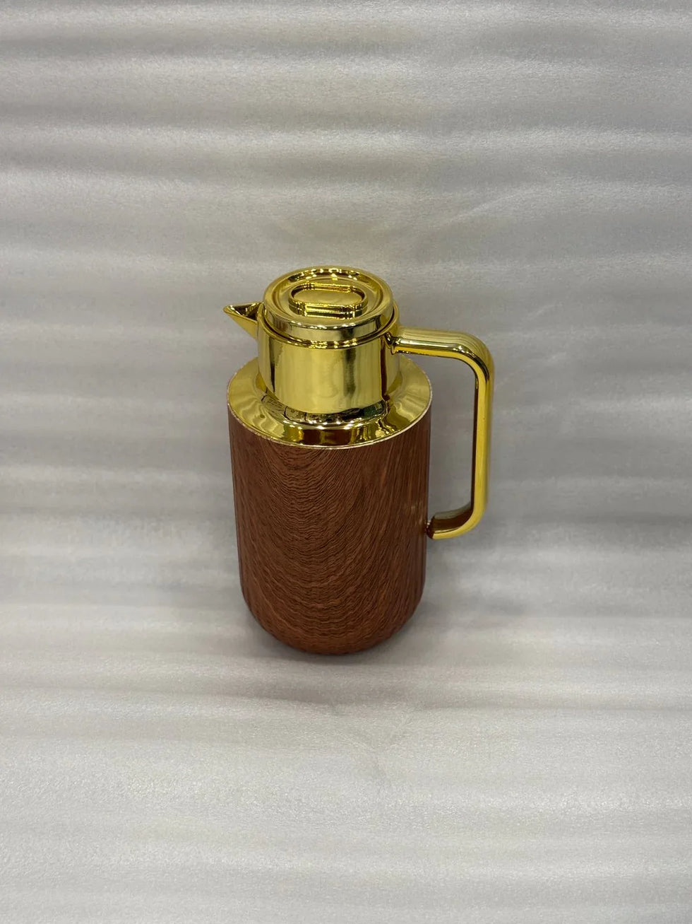 Luxury Wooden Finish Thermos Flask with Golden Lid (1liter) - Clarify.pk