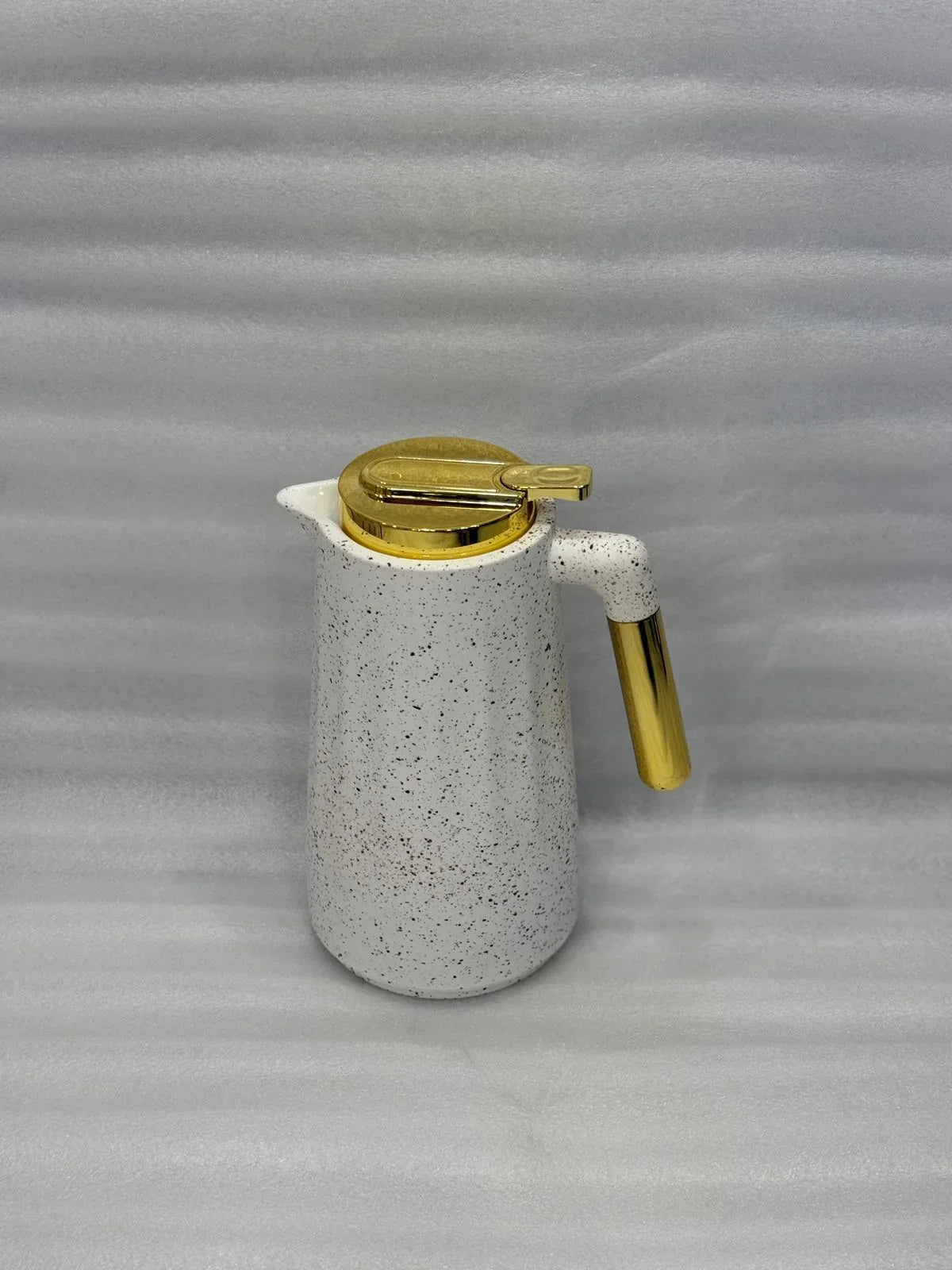 White & Gold Thermal Flask – 1L Elegant Insulated Jug - Clarify.pk