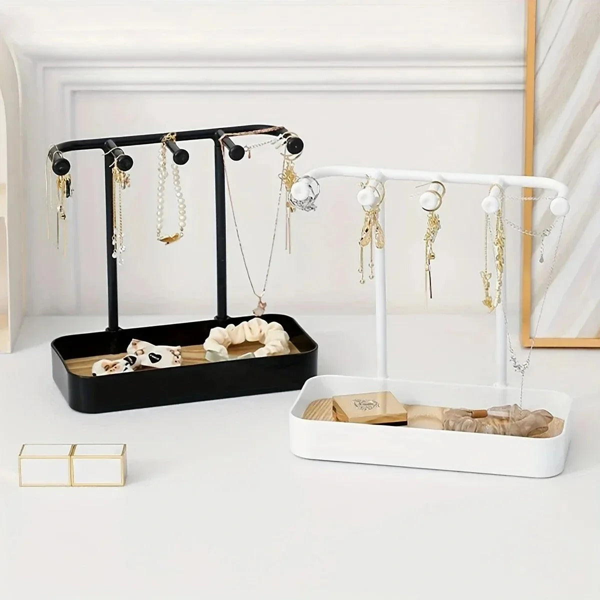 Wall-Mount Jewelry Organizer – Hanging Display for Necklaces & Earrings (Random Color)