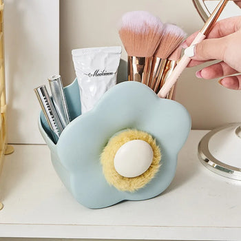 Flower-Shaped Silicone Makeup Brush Holder – Creative Desktop Organizer (Random Color)