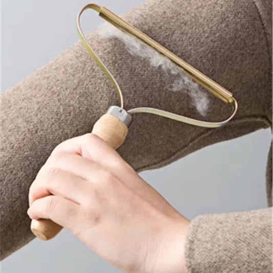 Manual Lint Remover for Clothes with Wood Handle