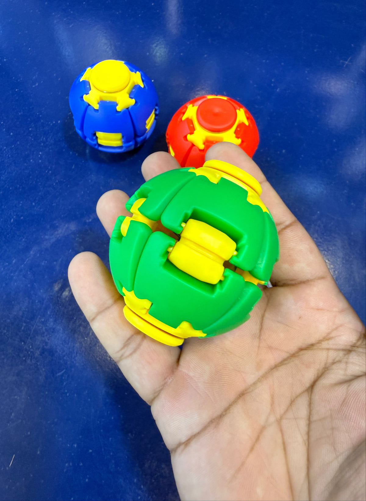 Anti Stress Fidget Ball Spinner for Kids and Adults