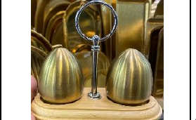 Elegant Golden Salt Pepper Shaker Set