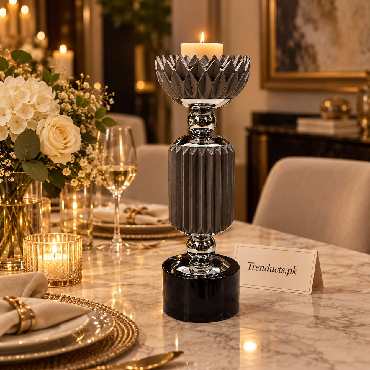 Black Crown-Top Ribbed Luxury Candle Stand